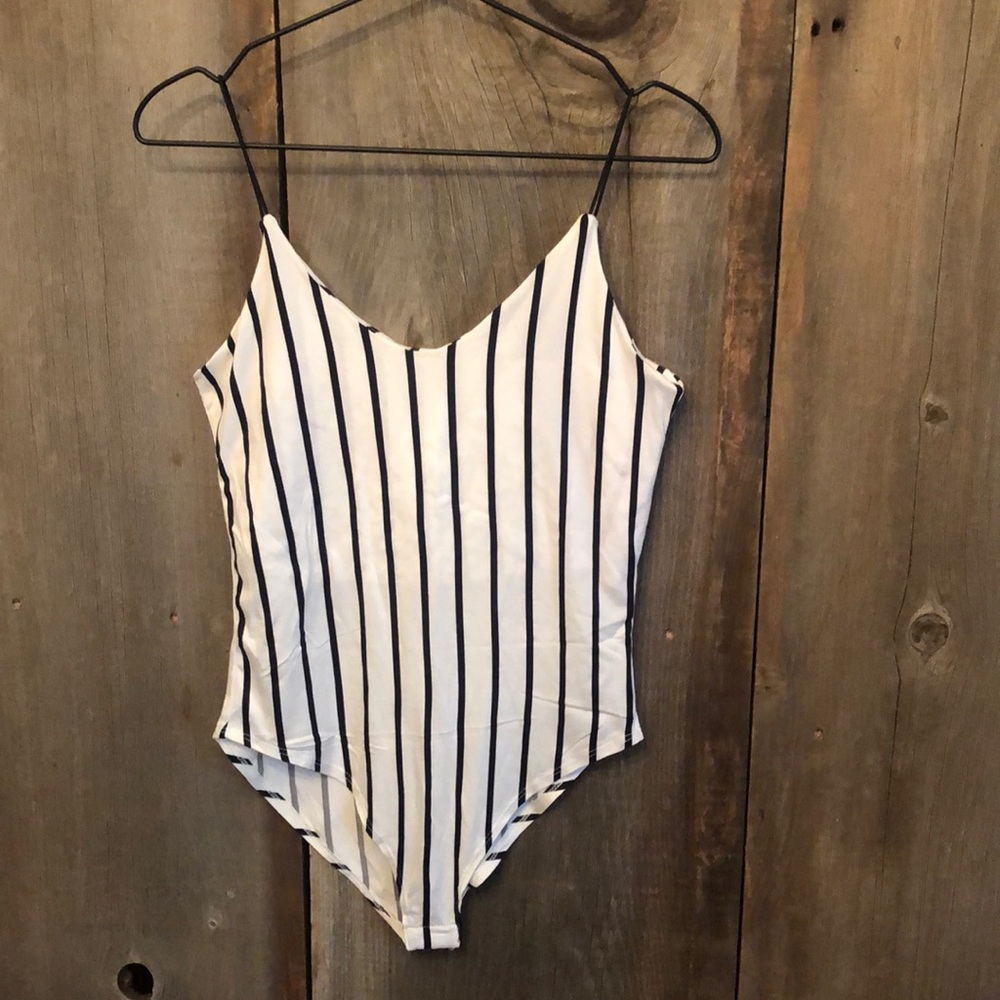 Gaze Bodysuit in White Stripe Size Medium Juniors